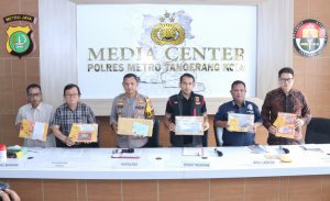 Polres Metro Tangerang Kota Ungkap Fakta Pasutri Tewas dengan Luka Tusuk di Cipondoh, Tangerang