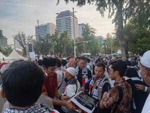 Lembaga kemanusiaan Aqsa Working Group (AWG) menggelar Aksi Jum’at Bela Palestina di depan Kedutaan Amerika